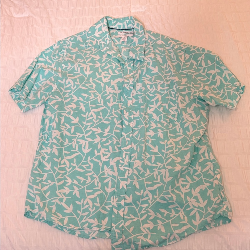 Amazon Essentials Teal and White Leaf Pattern Shirt